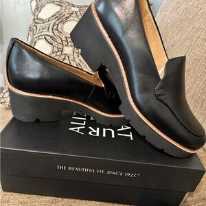 New in box, Naturalizer loafers size 9.5 wide